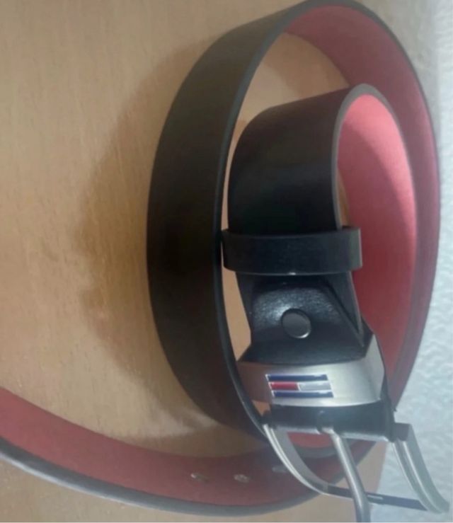 Cinturon de hombre color negro hebilla plateada