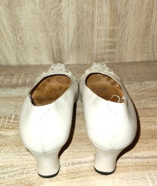 Zapatos de tacón Nombela blancos