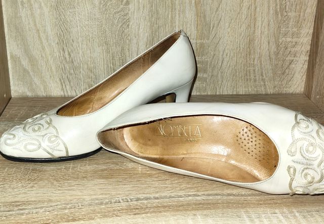 Zapatos de tacón Nombela blancos