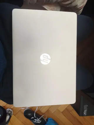 Portát il HP Plata y Blanco