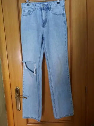 Pantalón vaquero roto azul
