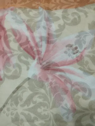 Pañuelo de cuello floral naranja y rosa