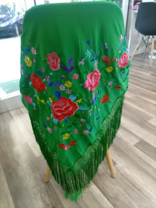 Mantón Flamenco Bordado Flores