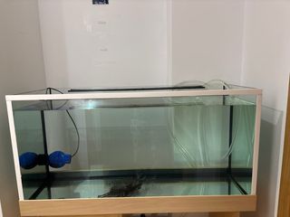 Acuario con mueble y filtro Medidas: 1mx40x52