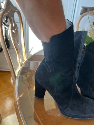 Botín ante negro