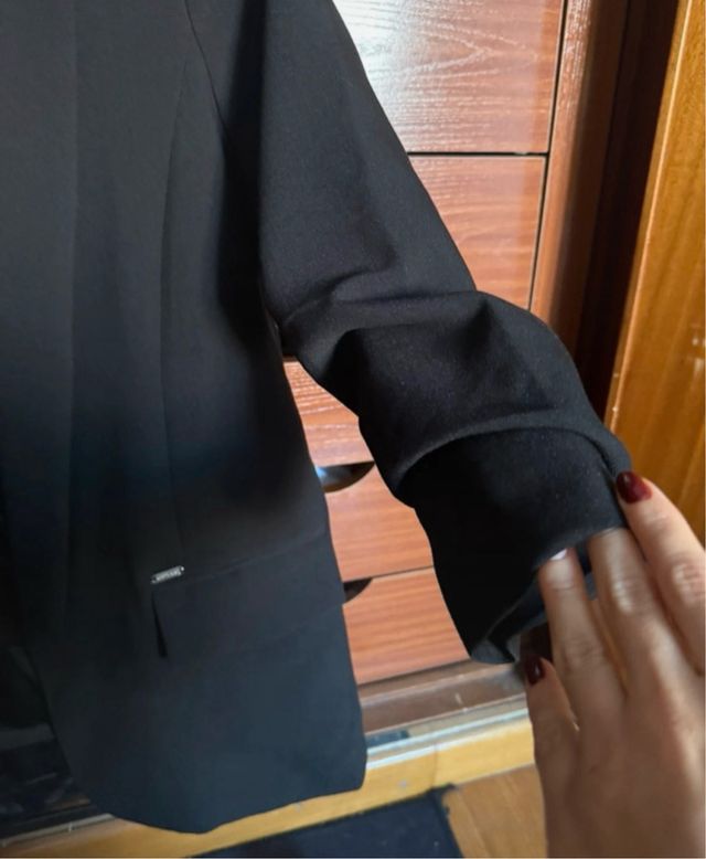 Americana Guess Negra con manga 3/4