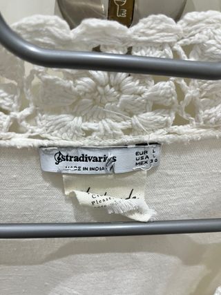 Blusa Stradivarius blanca con crochet