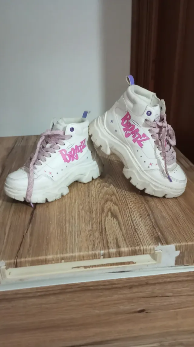 Zapatillas deportiva niña blancas y rosas talla 33