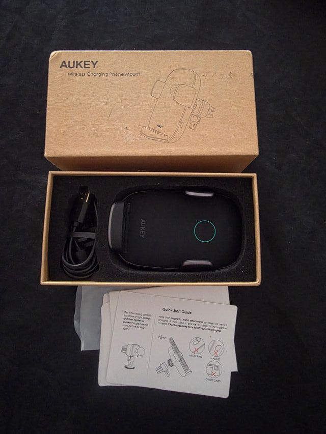 Soporte Coche Carga Inalámbrica AUKEY
