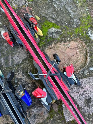 Lote 2 pares esquís Salomon y Rossignol