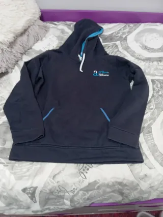 Falda negra efecto piel