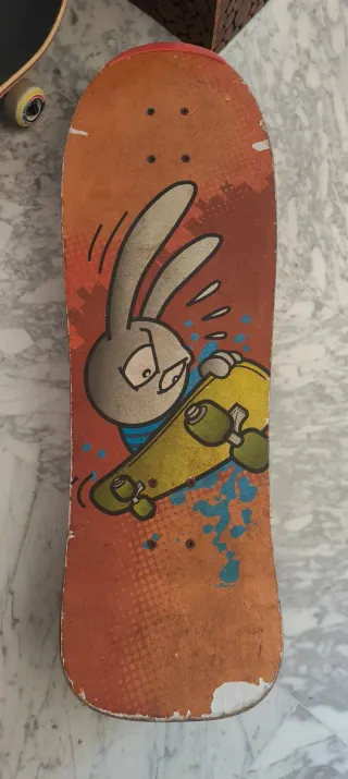 Patinete con dibujo de conejo