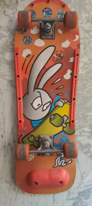 Patinete con dibujo de conejo