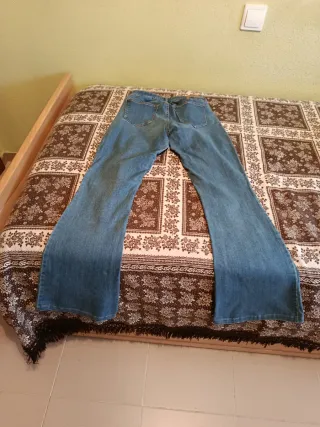 Pantalones vaqueros y de cuadros