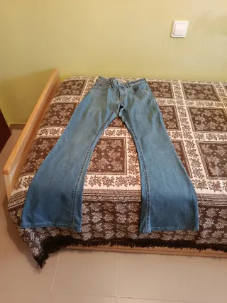 Pantalones vaqueros y de cuadros