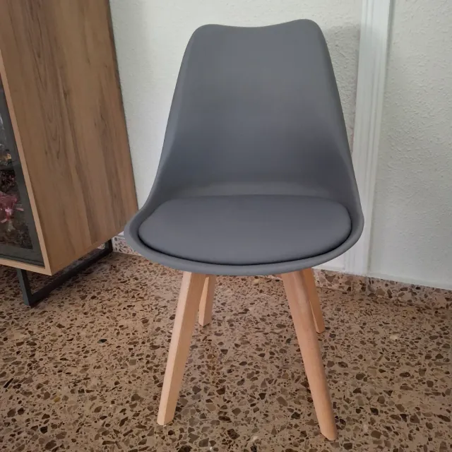 Juego de 4 Sillas Nórdicas