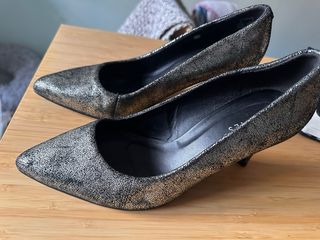 Zapatos de tacón Westies plateados