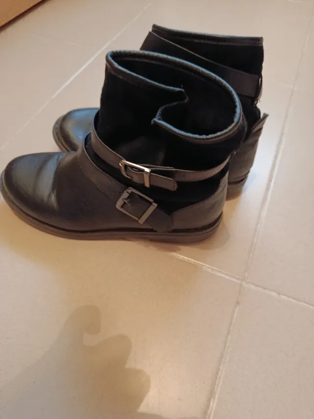 Botas negras y Verdes oscuras