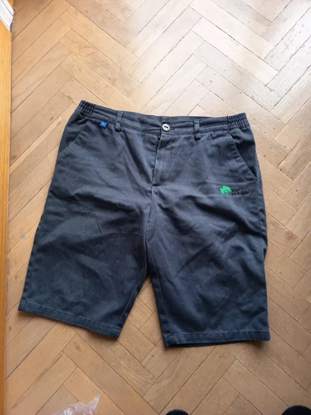 Pantalón corto colegio Los Robles T16