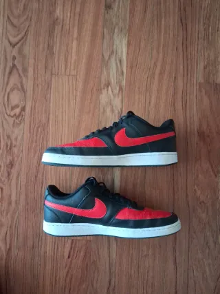 Zapatillas Nike Negras y Rojas