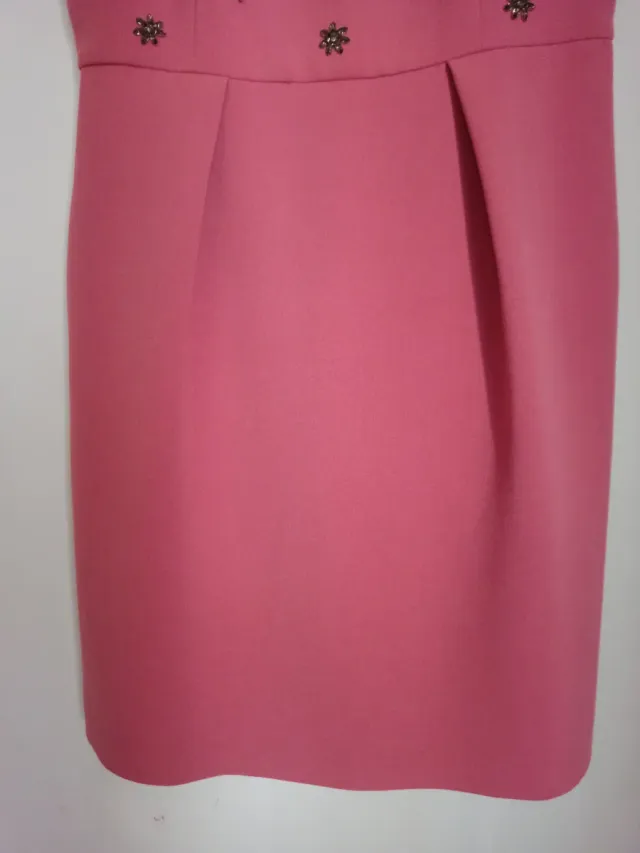 Elegante y sofisticado vestido rosa