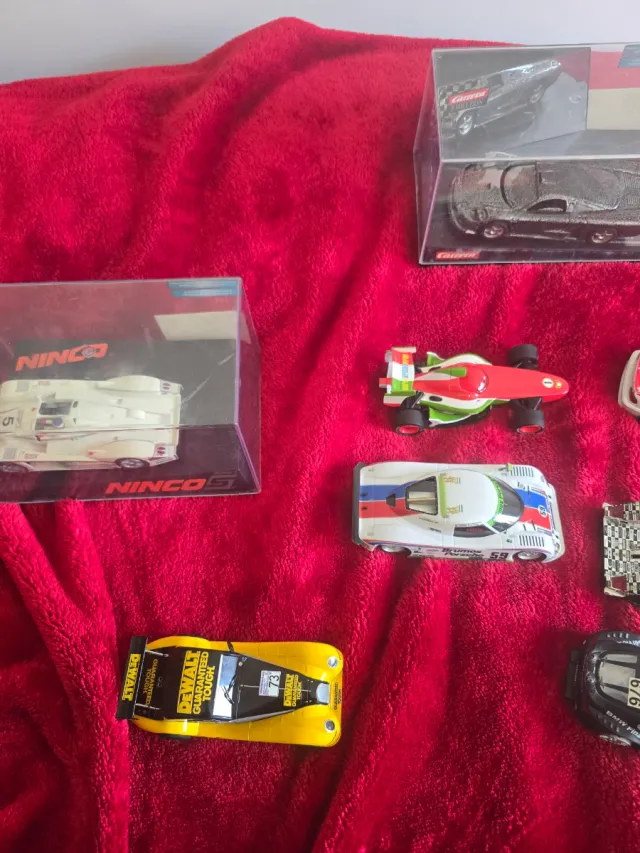 Coches Ninco y Scalextric 15€ por unidad