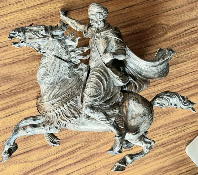 Jinete y caballo bronce