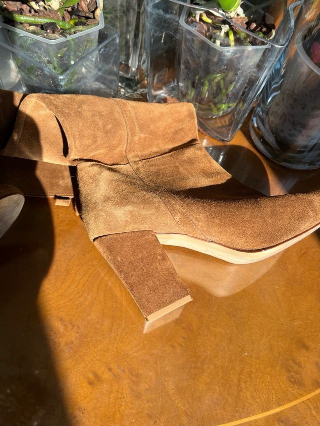 Botas altas de ante camel