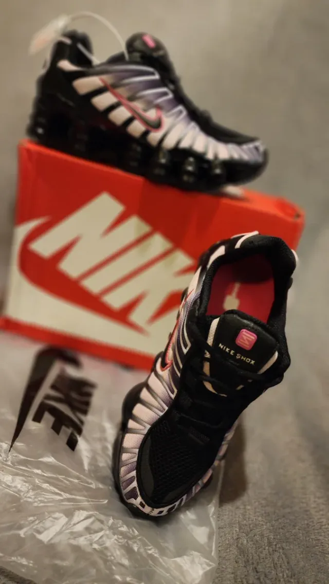 Nike Shox Mujer Negro/Rosa