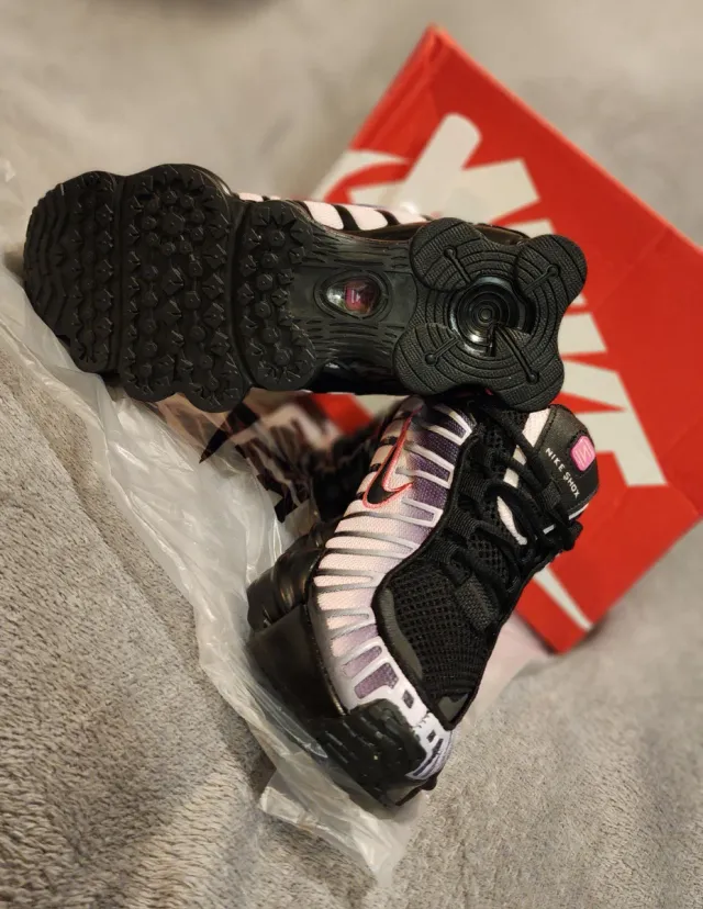 Nike Shox Mujer Negro/Rosa