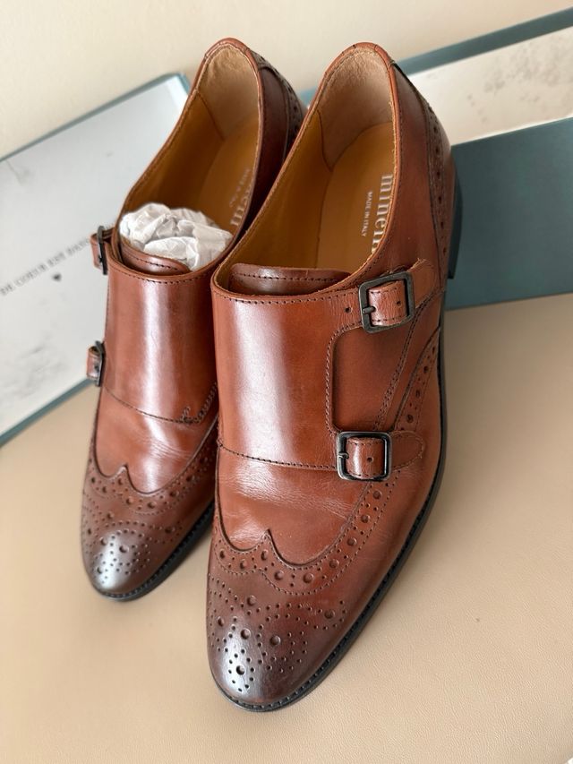 Mocasines piel doble hebilla.