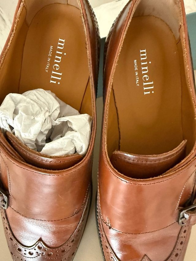 Mocasines piel doble hebilla.