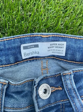 Pantalón vaquero pitillo desgastado