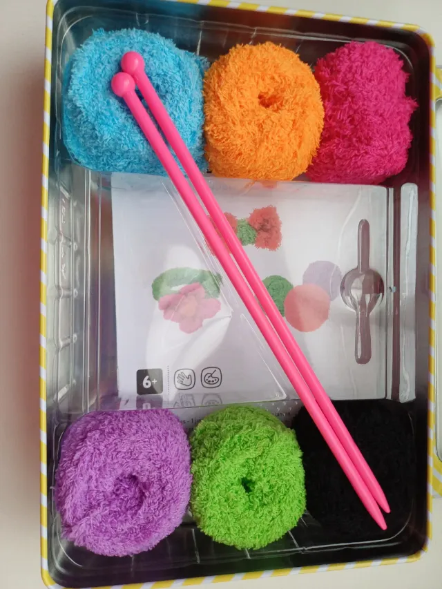 Kit de tejer con lanas y agujas