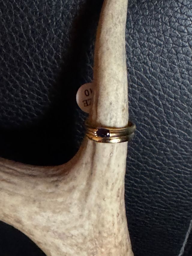 Anillo dorado con piedra azul anti alérgico