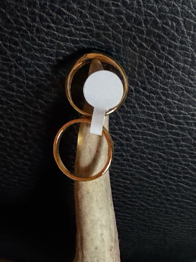 Anillo dorado con piedra azul anti alérgico