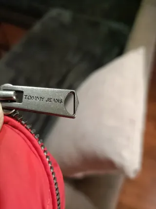 Abrigo Tommy Hilfiger Rojo Talla L -Xl