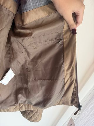 Chaqueta beige acolchada