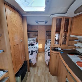 Caravana Hobby 560 WLU Prestige