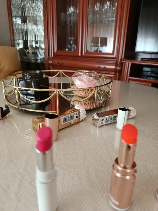 Lote 30 labiales surtidos o sueltos