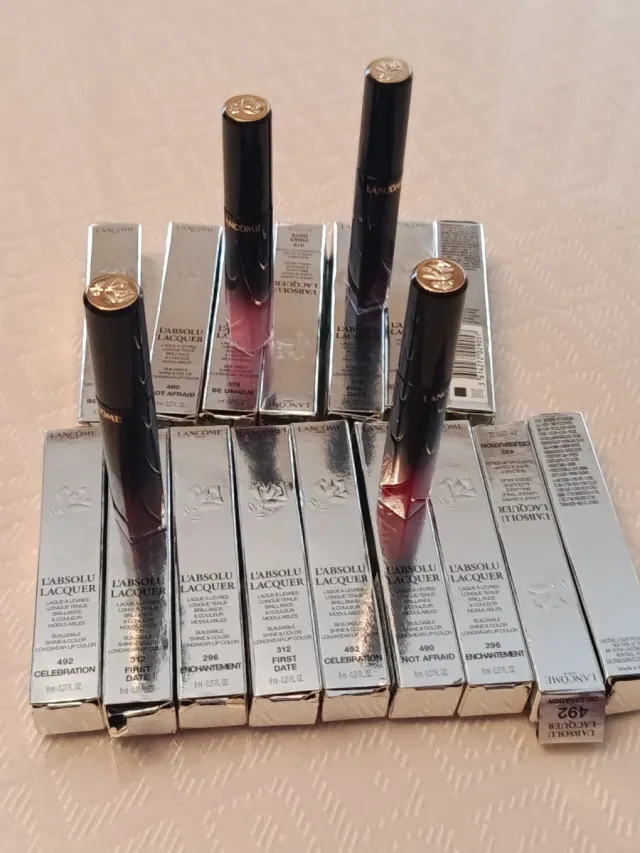 Lote 30 labiales surtidos o sueltos