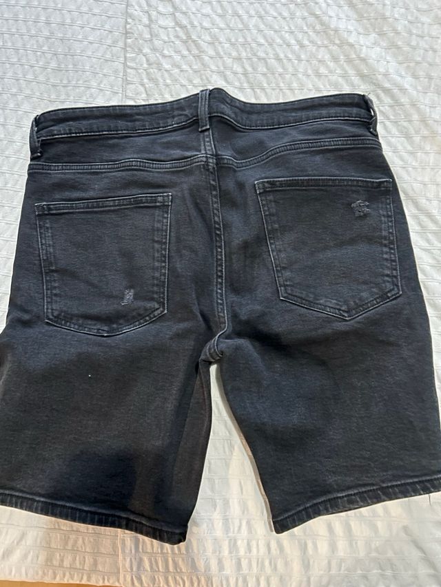 Pantaloni corti in denim nero