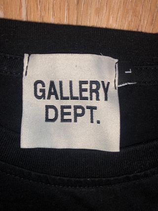 Camiseta Gallery Dept. negra – Talla L, excelente