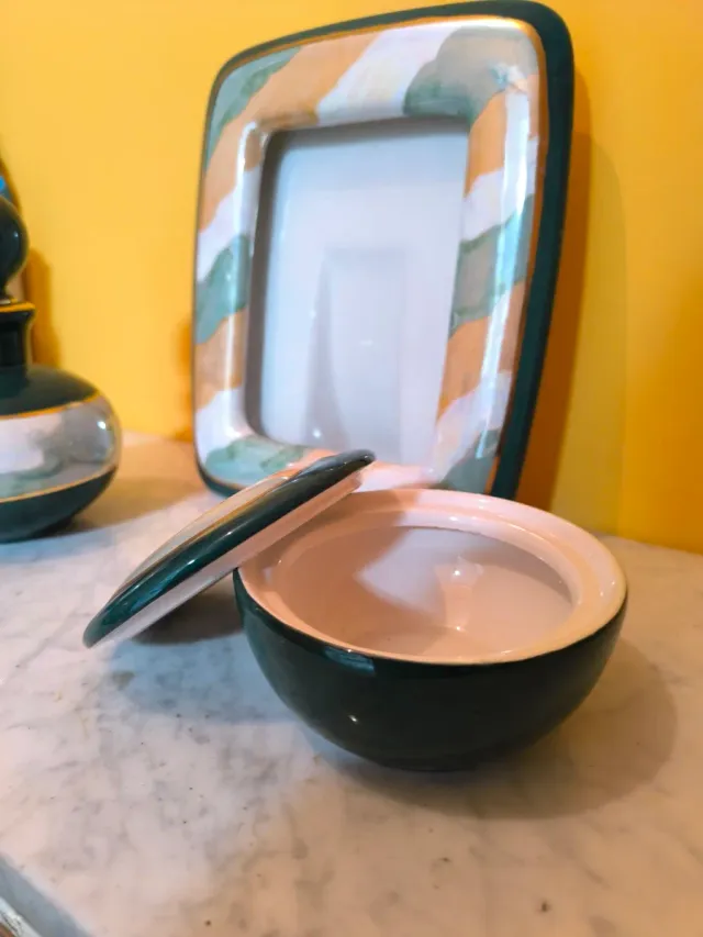 Juego de cerámica decorativo