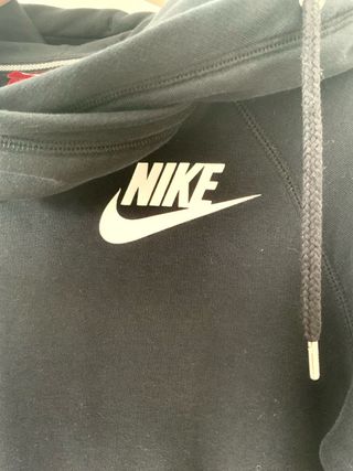 Sudadera Negra con capucha Nike