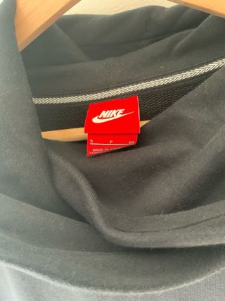 Sudadera Negra con capucha Nike
