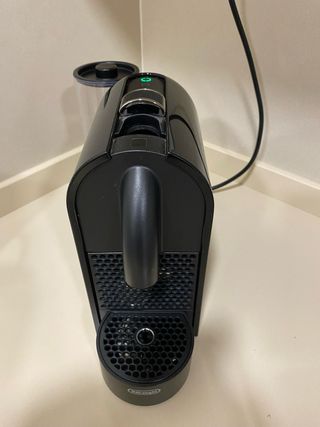 Cafetera Nespresso U DeLonghi Negra