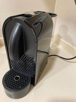 Cafetera Nespresso U DeLonghi Negra