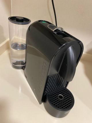 Cafetera Nespresso U DeLonghi Negra