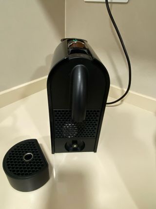 Cafetera Nespresso U DeLonghi Negra